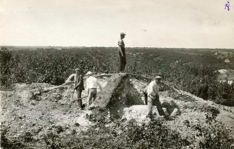 Курган 1. 1929. Раскопки П.П. Ефименко и П.Н. Третьякова